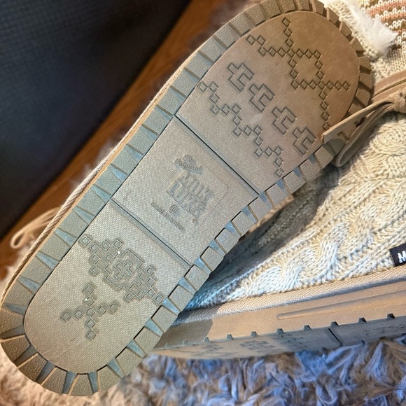 EUC CLEMENTINE BOOT-WINTER SHIMMER MukLuks - Picture 4 of 5